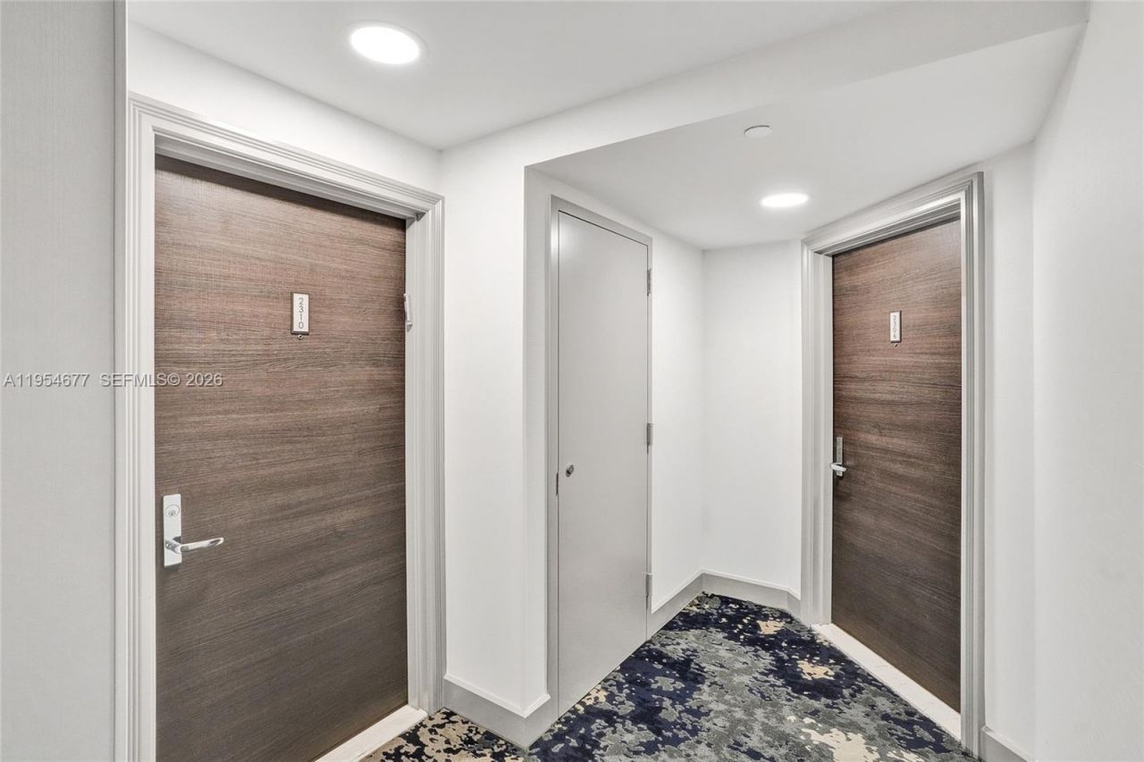 21205 Yacht Club Dr , Unit 2310, Aventura, FL 33180 Photo