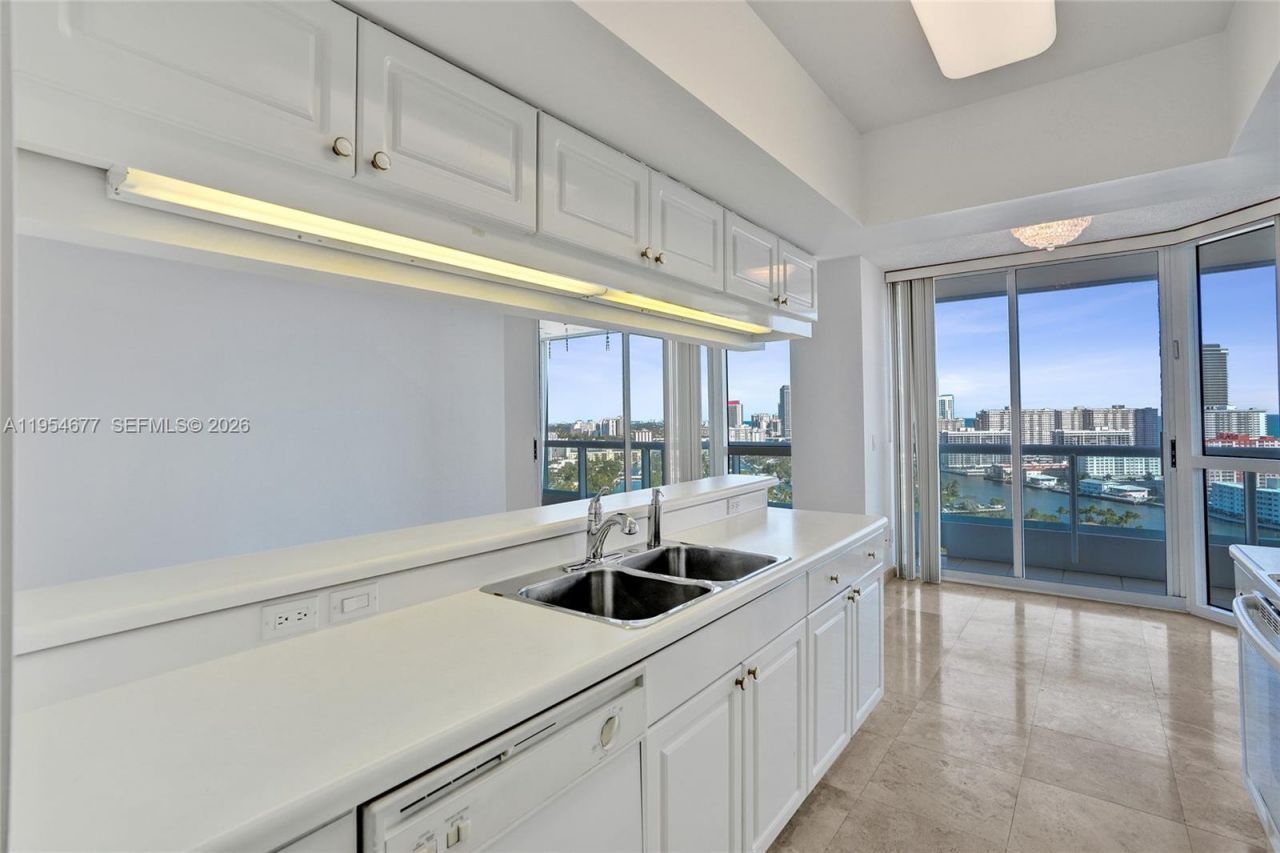 21205 Yacht Club Dr , Unit 2310, Aventura, FL 33180 Photo
