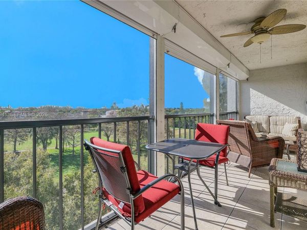 5860 NW 44th St, Unit 711, Lauderhill, FL 33319