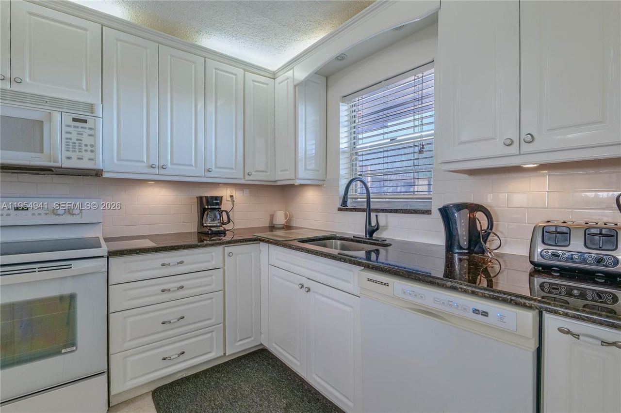 5860 NW 44th St, Unit 711, Lauderhill, FL 33319 Photo