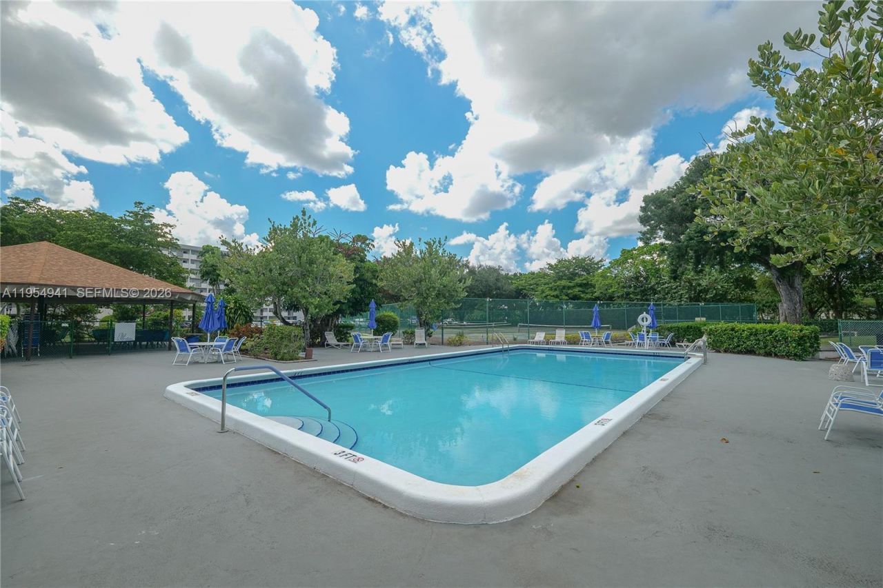 5860 NW 44th St, Unit 711, Lauderhill, FL 33319 Photo