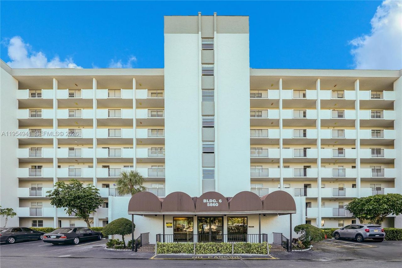5860 NW 44th St, Unit 711, Lauderhill, FL 33319 Photo