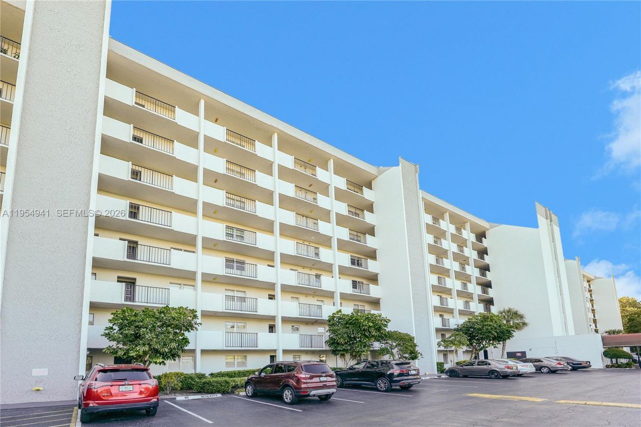 5860 NW 44th St, Unit 711, Lauderhill, FL 33319 Photo