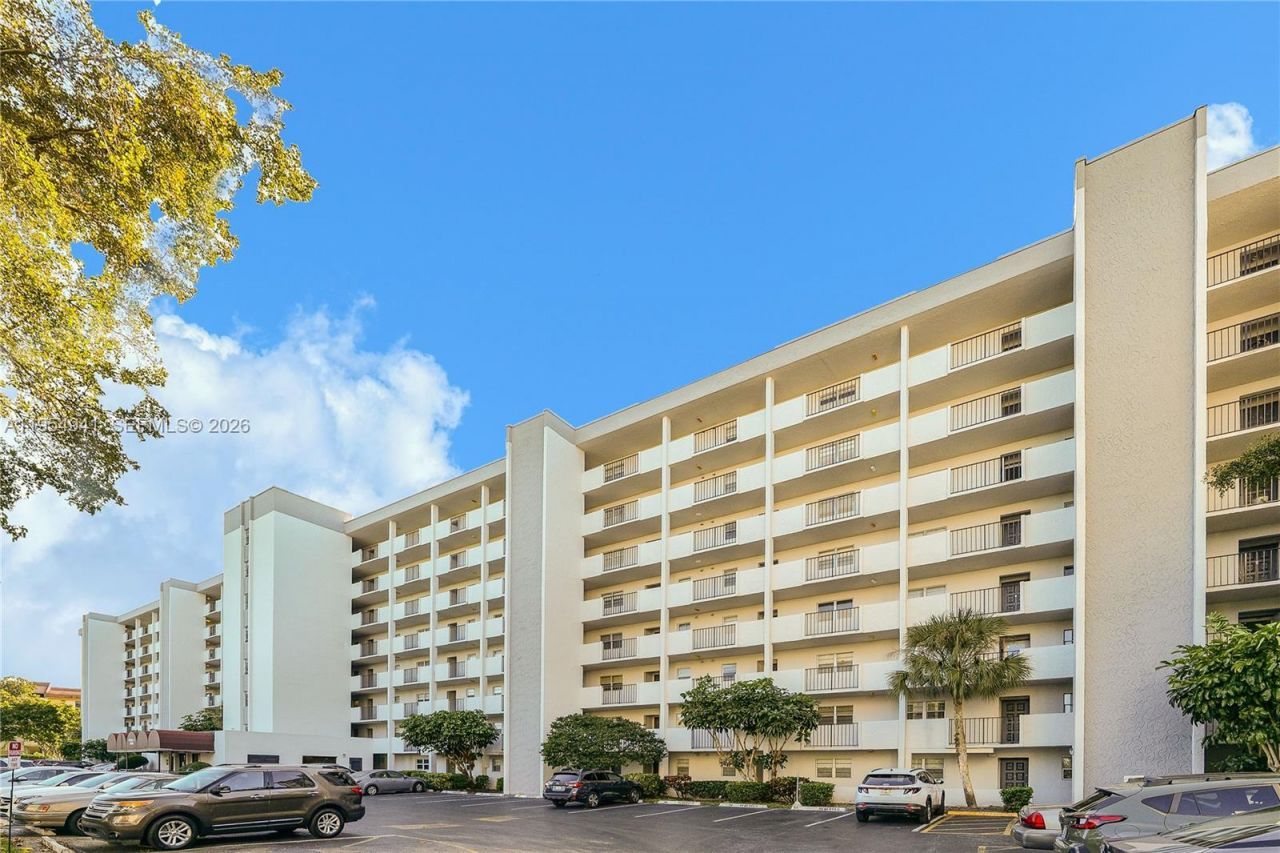 5860 NW 44th St, Unit 711, Lauderhill, FL 33319 Photo