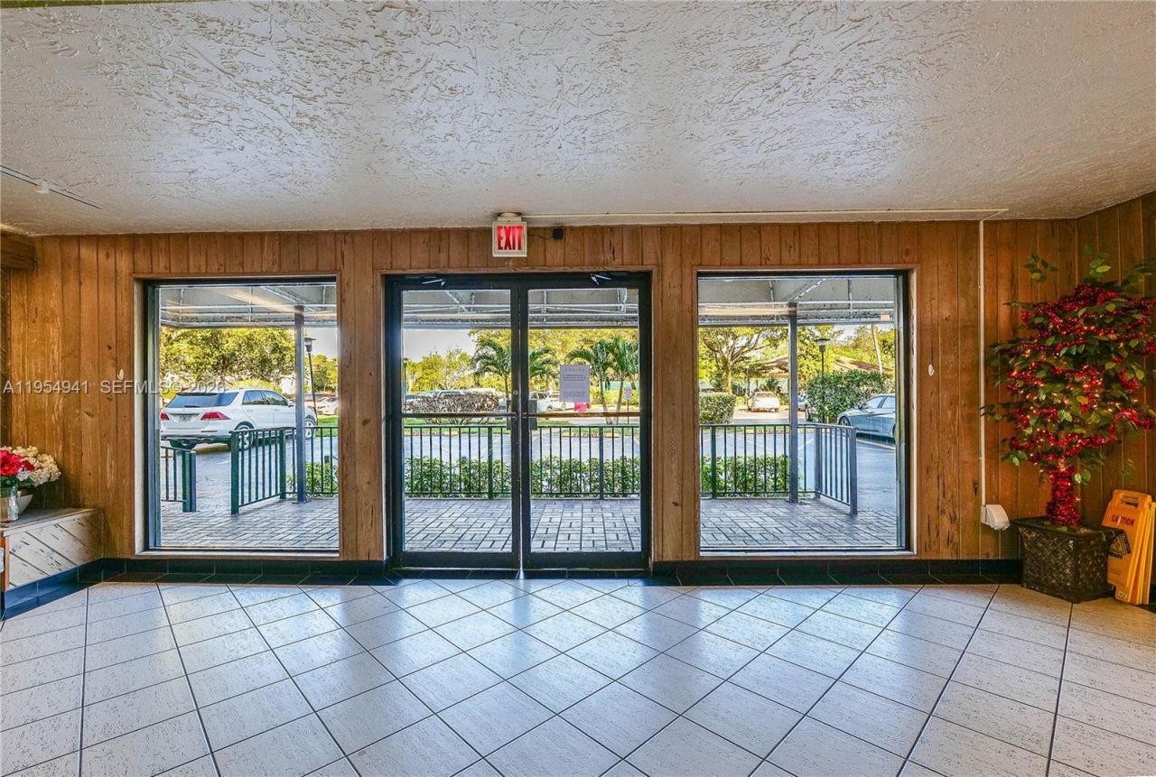 5860 NW 44th St, Unit 711, Lauderhill, FL 33319 Photo