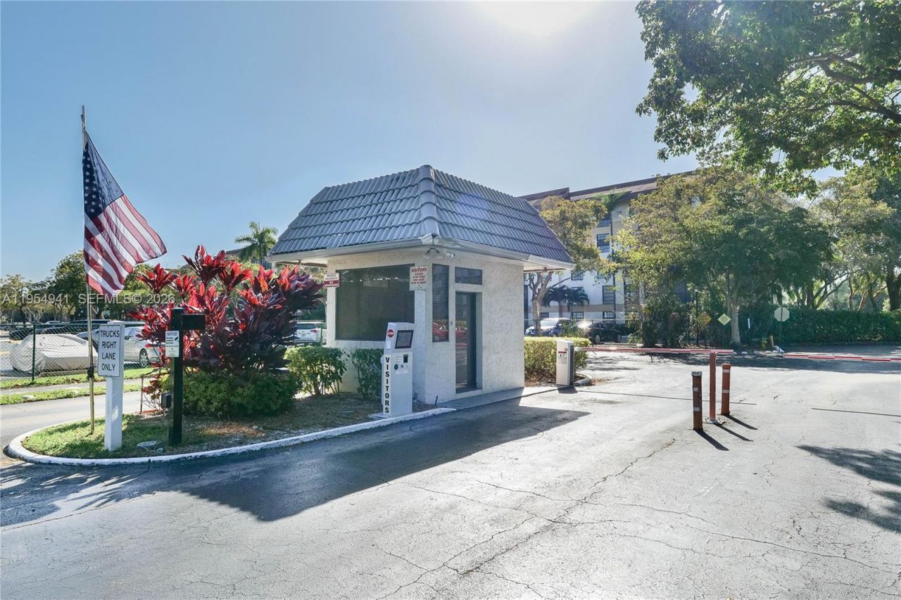 5860 NW 44th St, Unit 711, Lauderhill, FL 33319 Photo