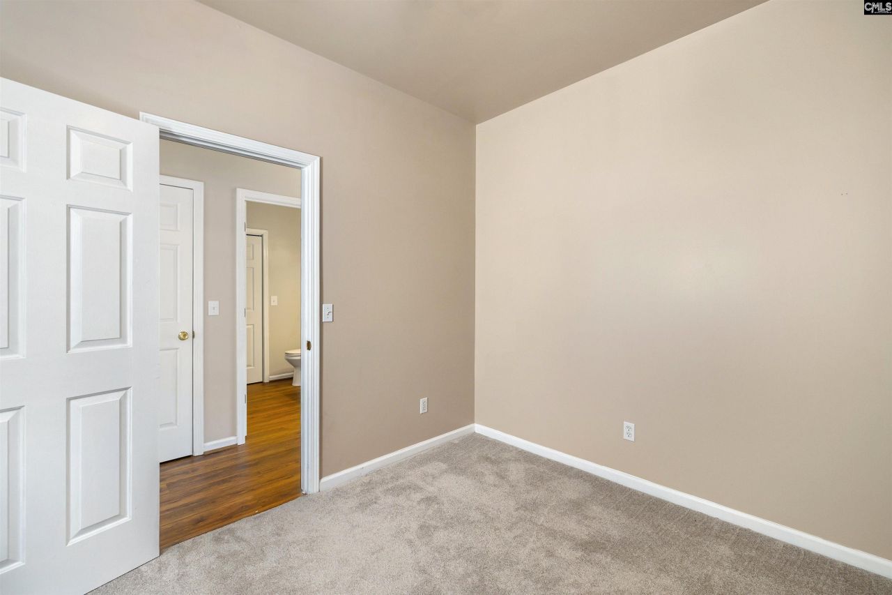 35 Crescent Moon Court  Photo 12