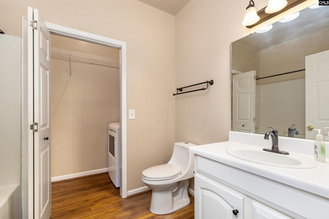 35 Crescent Moon Court  Photo 13