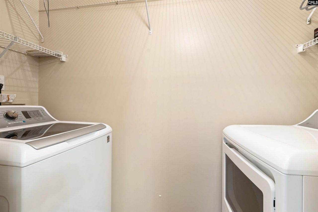 35 Crescent Moon Court  Photo 15