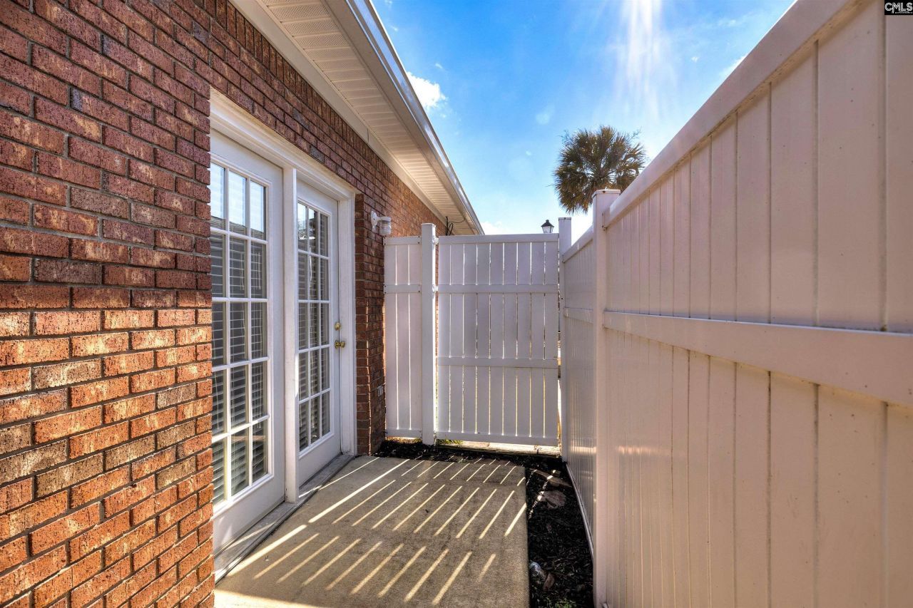 35 Crescent Moon Court  Photo 22