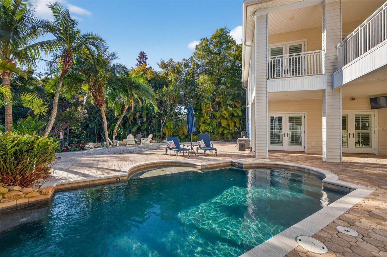 1581 Alexander Road, Belleair, FL 33756 Photo