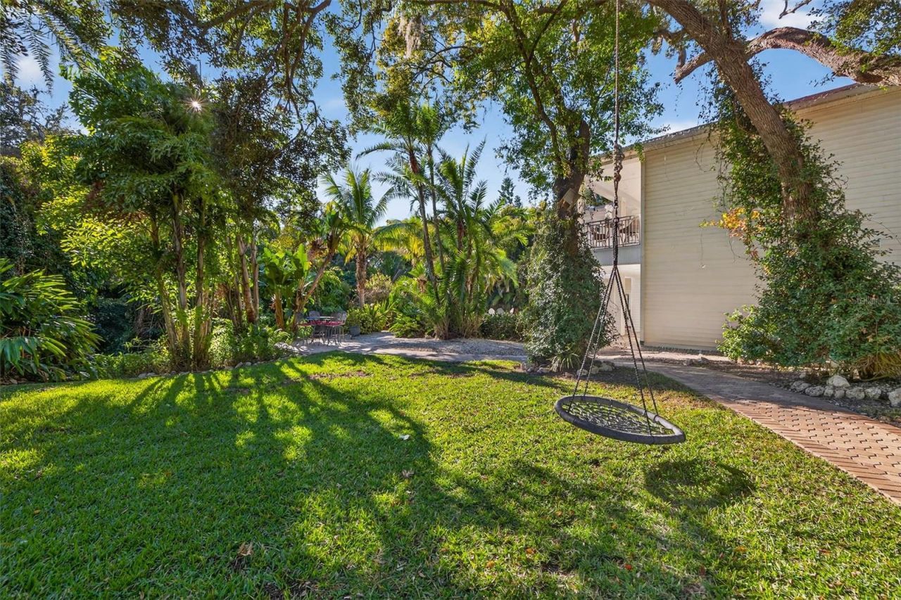 1581 Alexander Road, Belleair, FL 33756 Photo