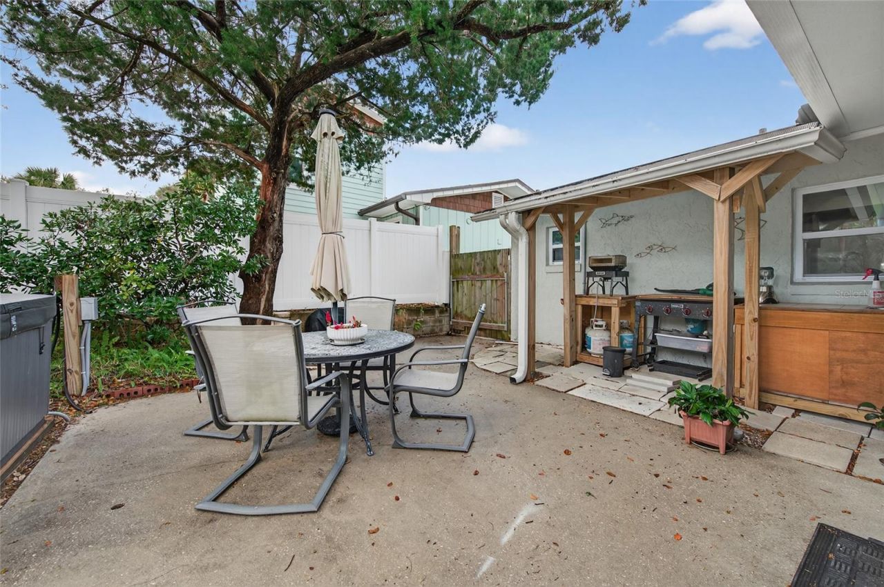 805 E 14th Avenue, New Smyrna Beach, FL 32169 Photo