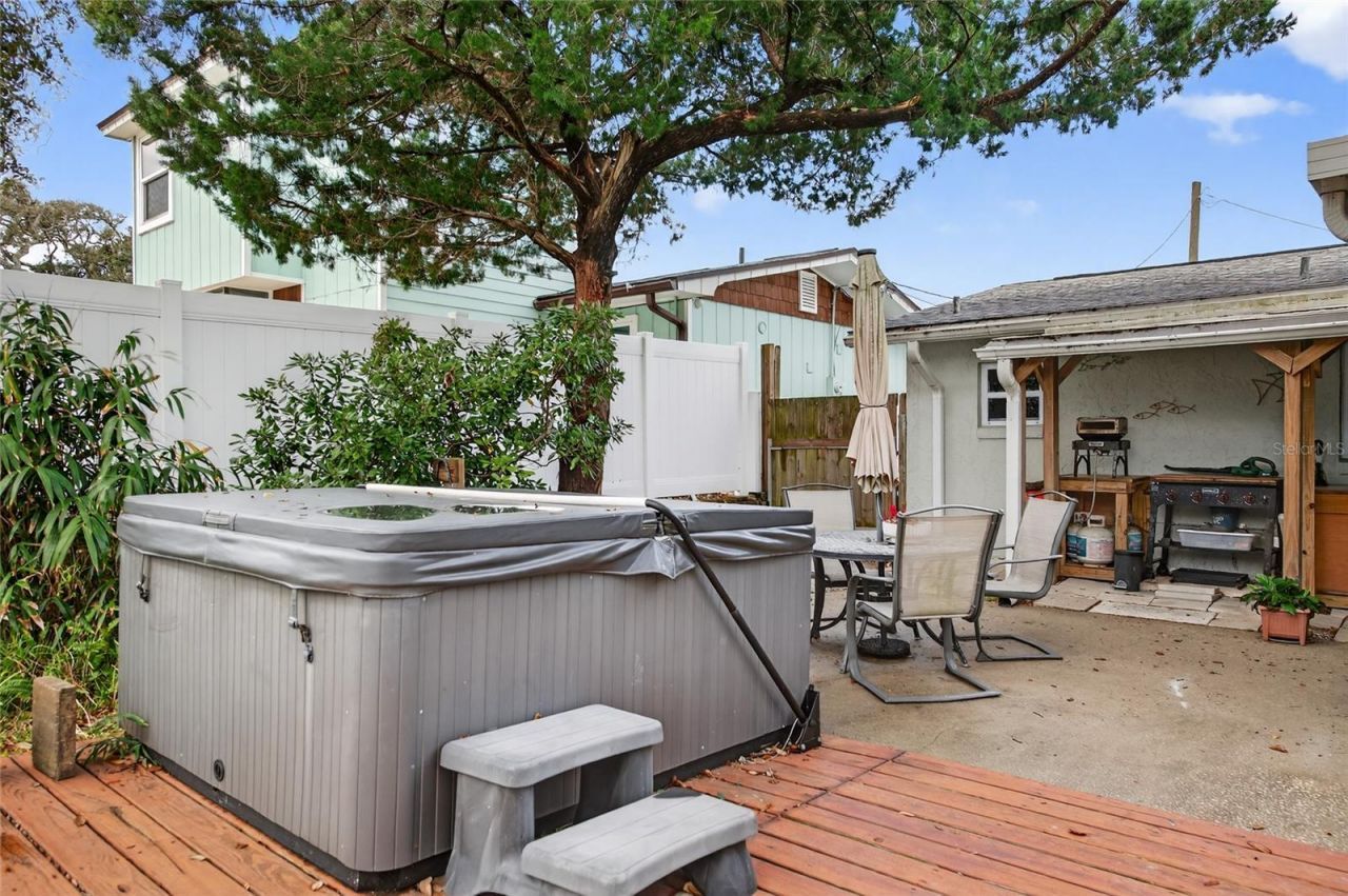 805 E 14th Avenue, New Smyrna Beach, FL 32169 Photo