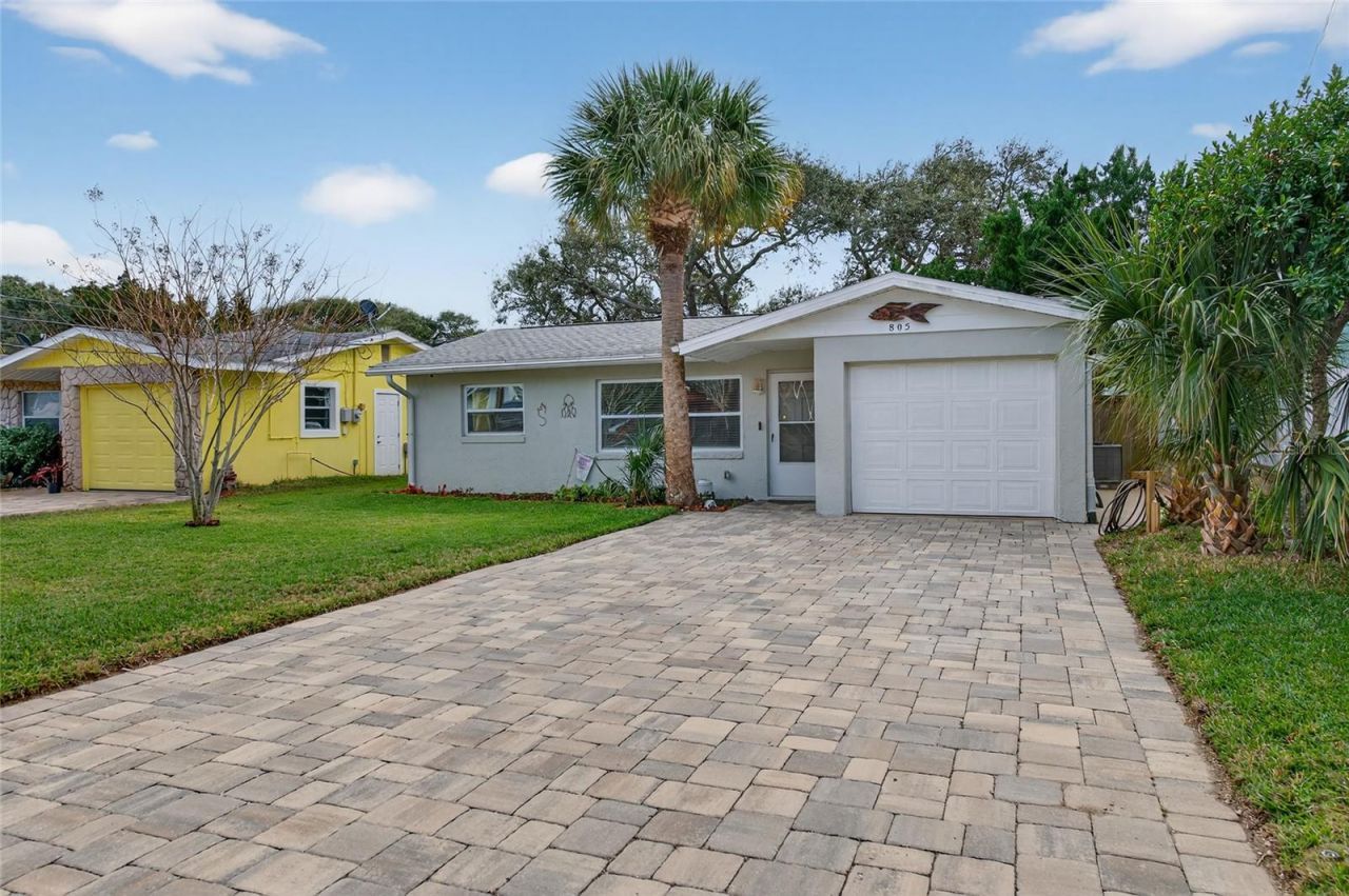 805 E 14th Avenue, New Smyrna Beach, FL 32169 Photo