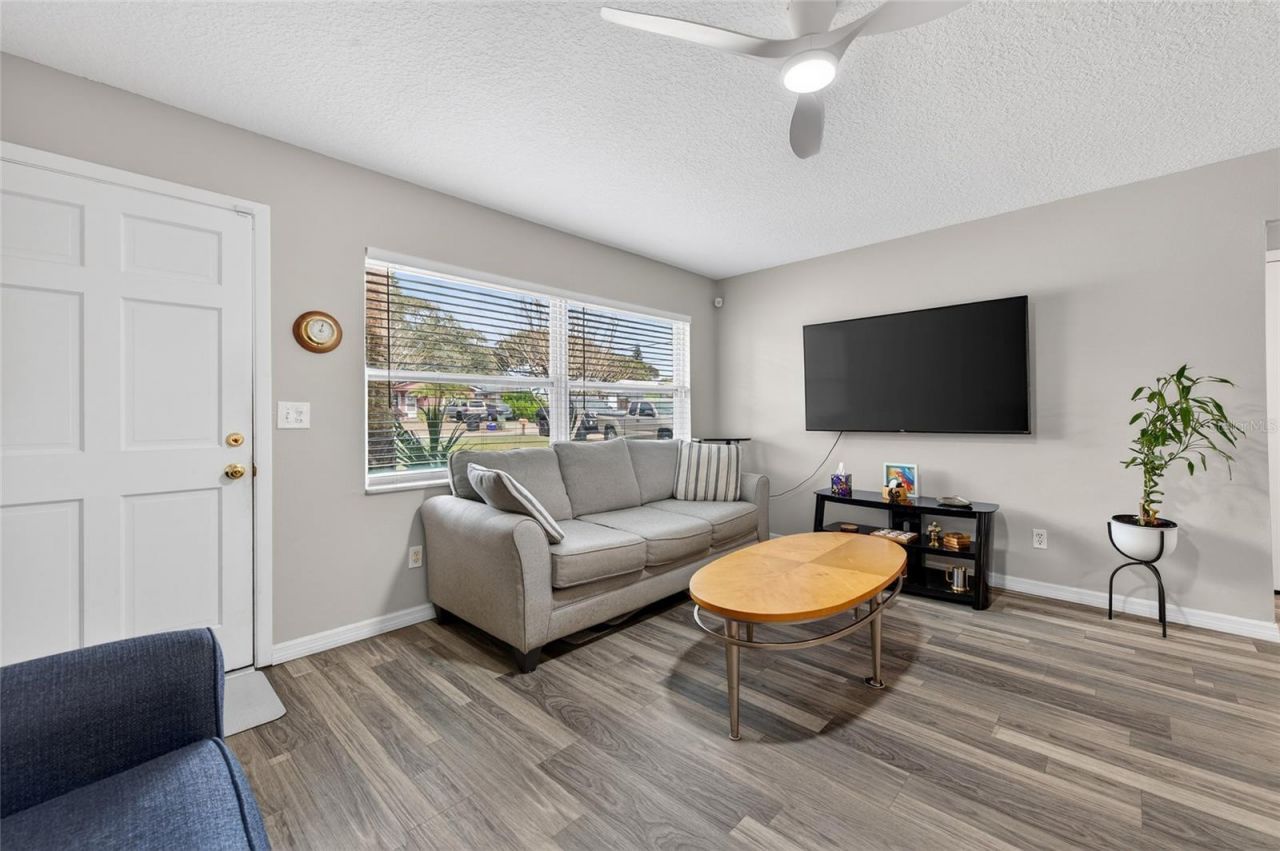 805 E 14th Avenue, New Smyrna Beach, FL 32169 Photo