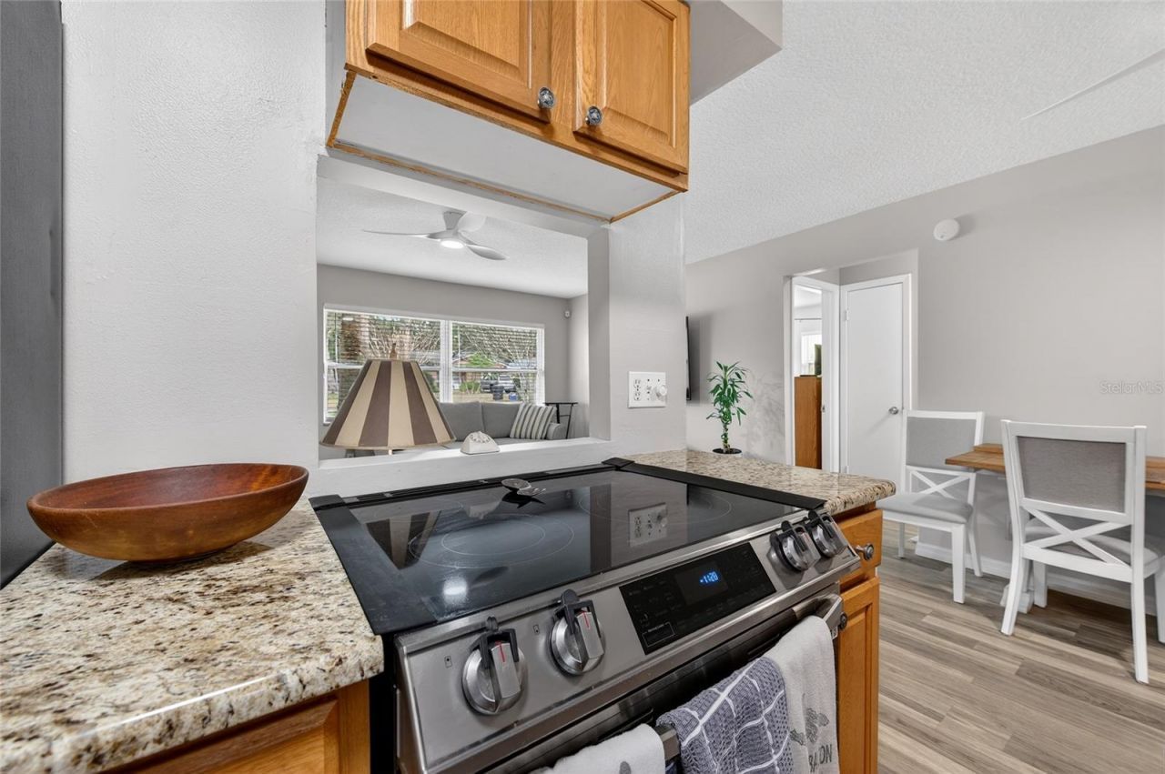 805 E 14th Avenue, New Smyrna Beach, FL 32169 Photo