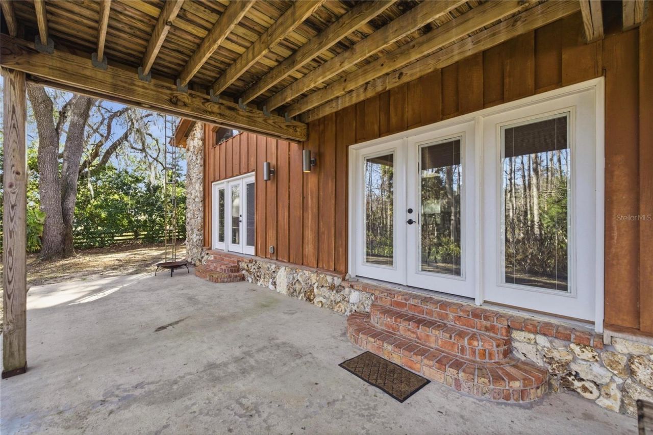 351 Sequoia Dr, Ocklawaha, FL 32179 Photo