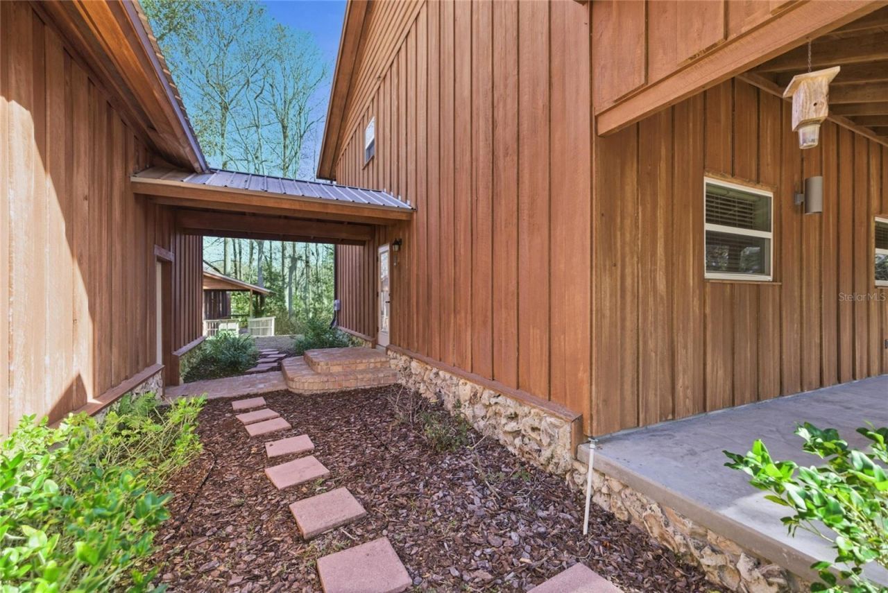 351 Sequoia Dr, Ocklawaha, FL 32179 Photo