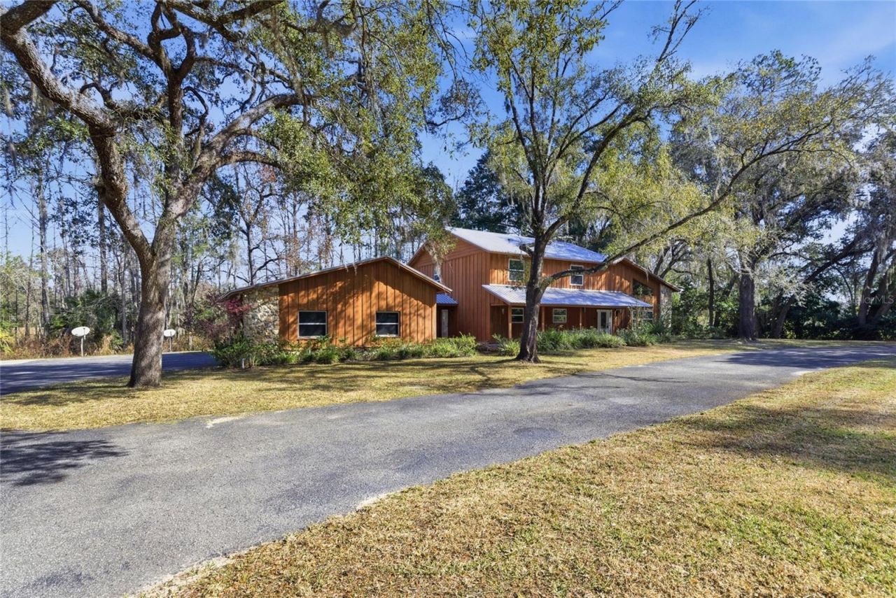 351 Sequoia Dr, Ocklawaha, FL 32179 Photo