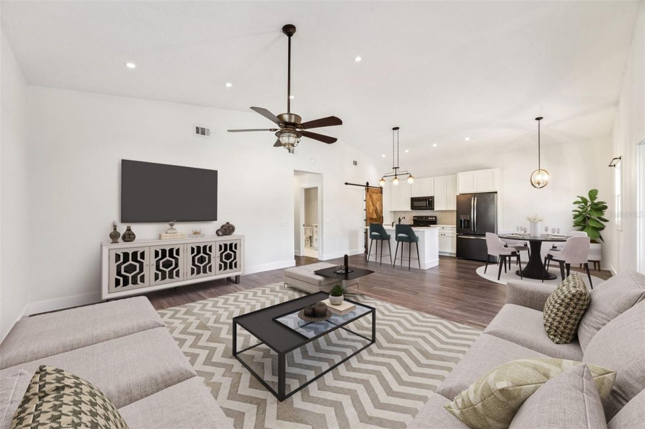 323 Mclain Lane, Geneva, FL 32732 Photo