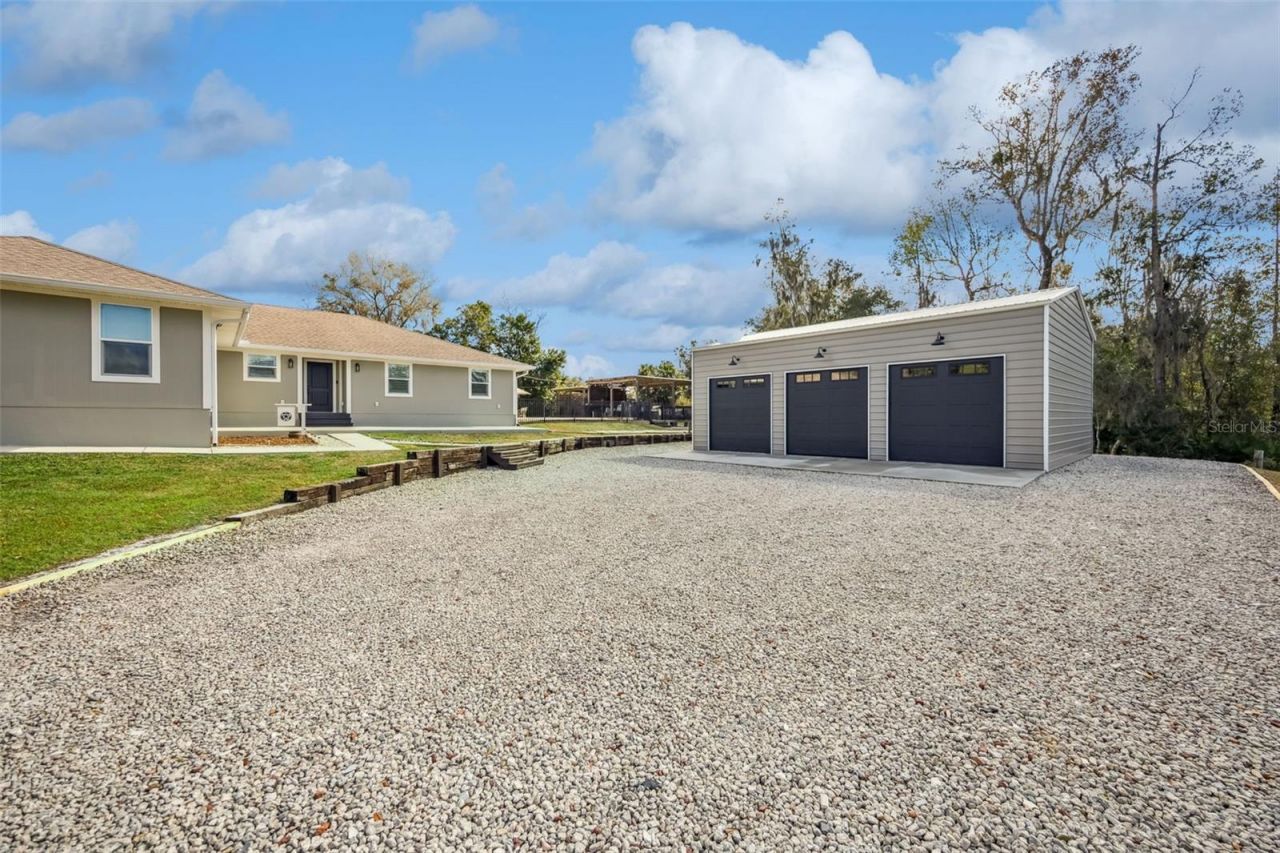 323 Mclain Lane, Geneva, FL 32732 Photo