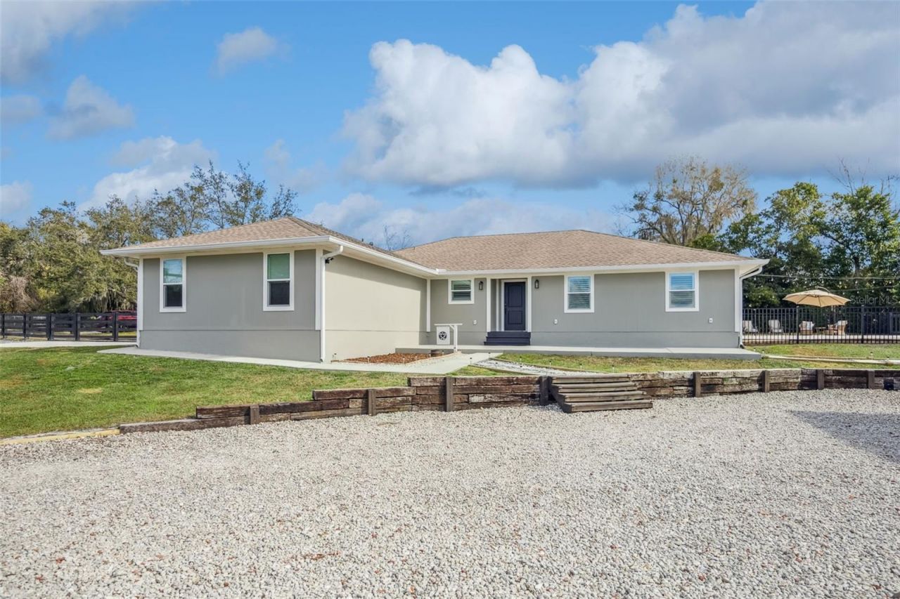 323 Mclain Lane, Geneva, FL 32732 Photo