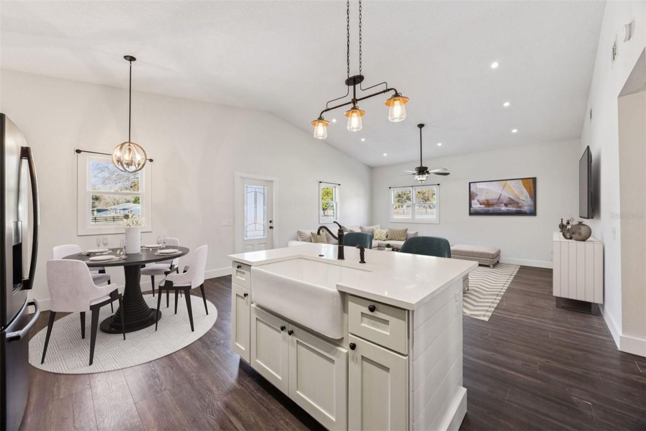 323 Mclain Lane, Geneva, FL 32732 Photo