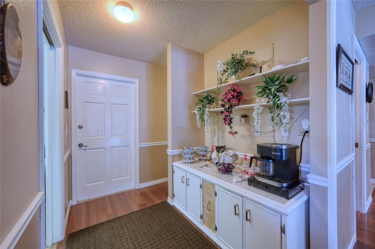 3908 Oak Grove Drive, Sarasota, FL 34243 Photo