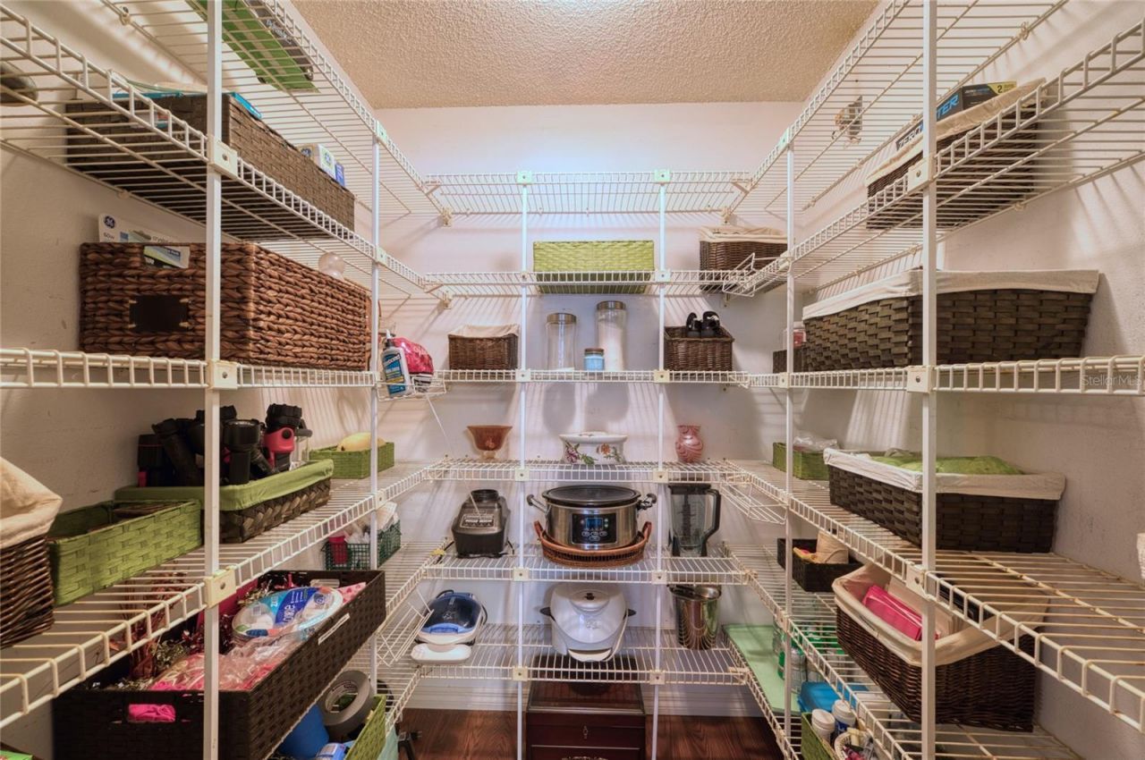 3908 Oak Grove Drive, Sarasota, FL 34243 Photo