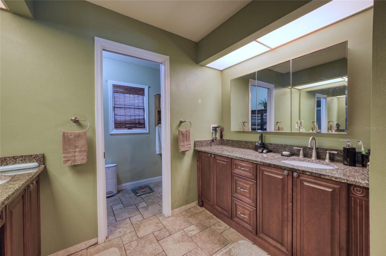 3908 Oak Grove Drive, Sarasota, FL 34243 Photo