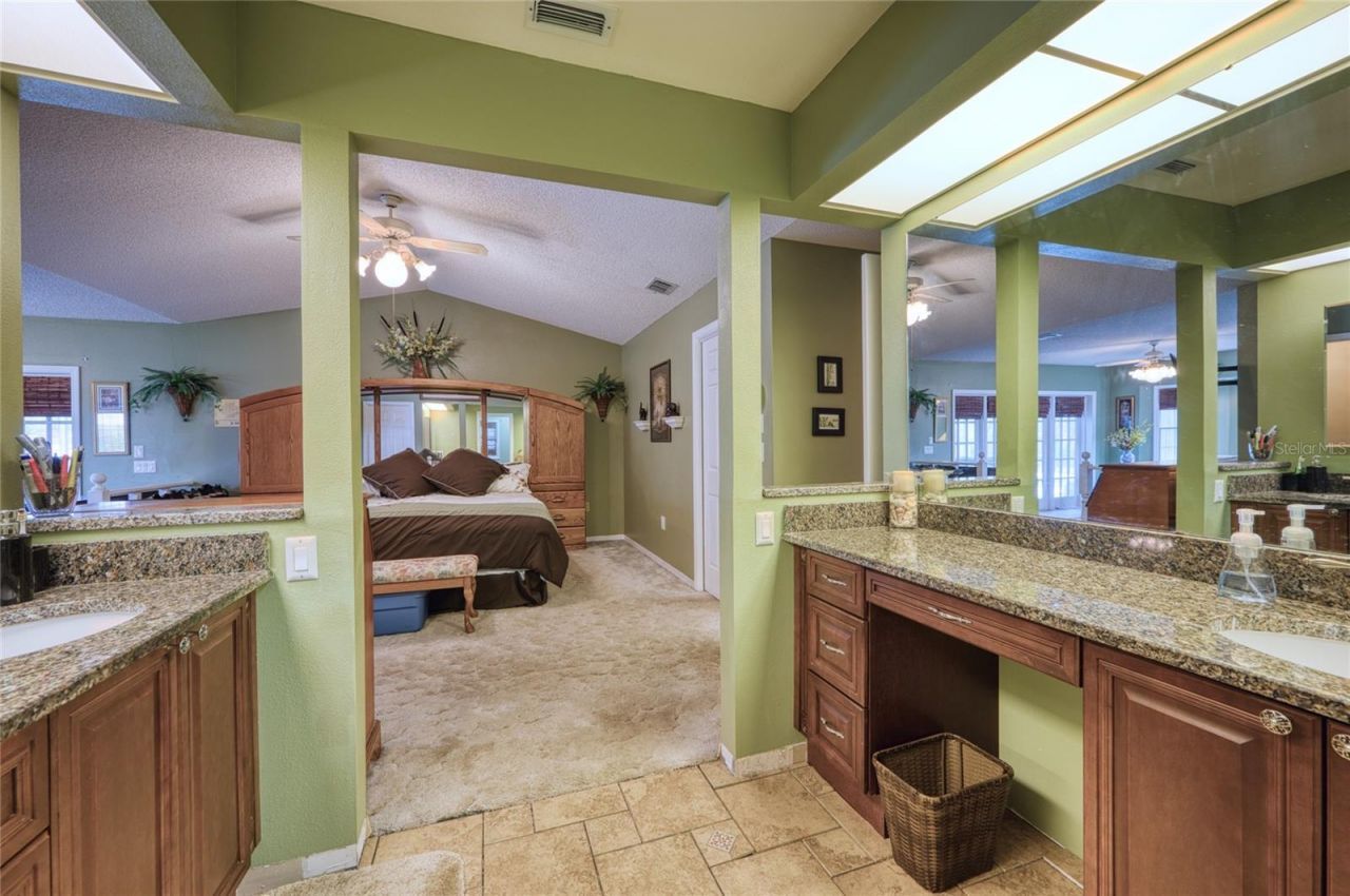 3908 Oak Grove Drive, Sarasota, FL 34243 Photo