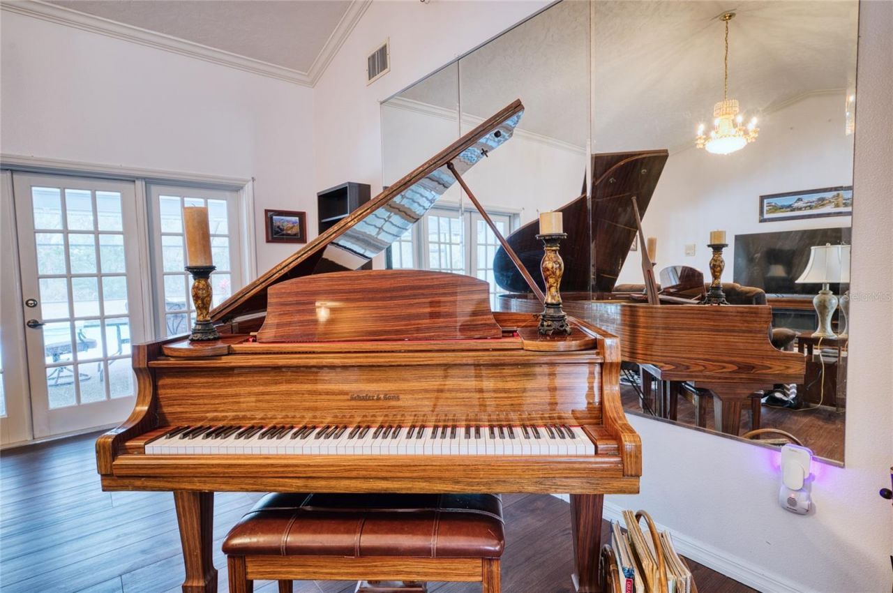 3908 Oak Grove Drive, Sarasota, FL 34243 Photo