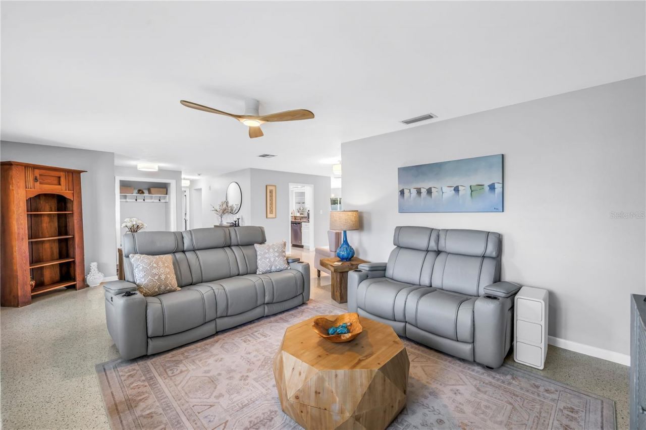 14546 Anchorage Circle, Seminole, FL 33776 Photo