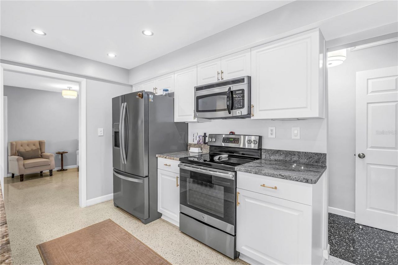 14546 Anchorage Circle, Seminole, FL 33776 Photo