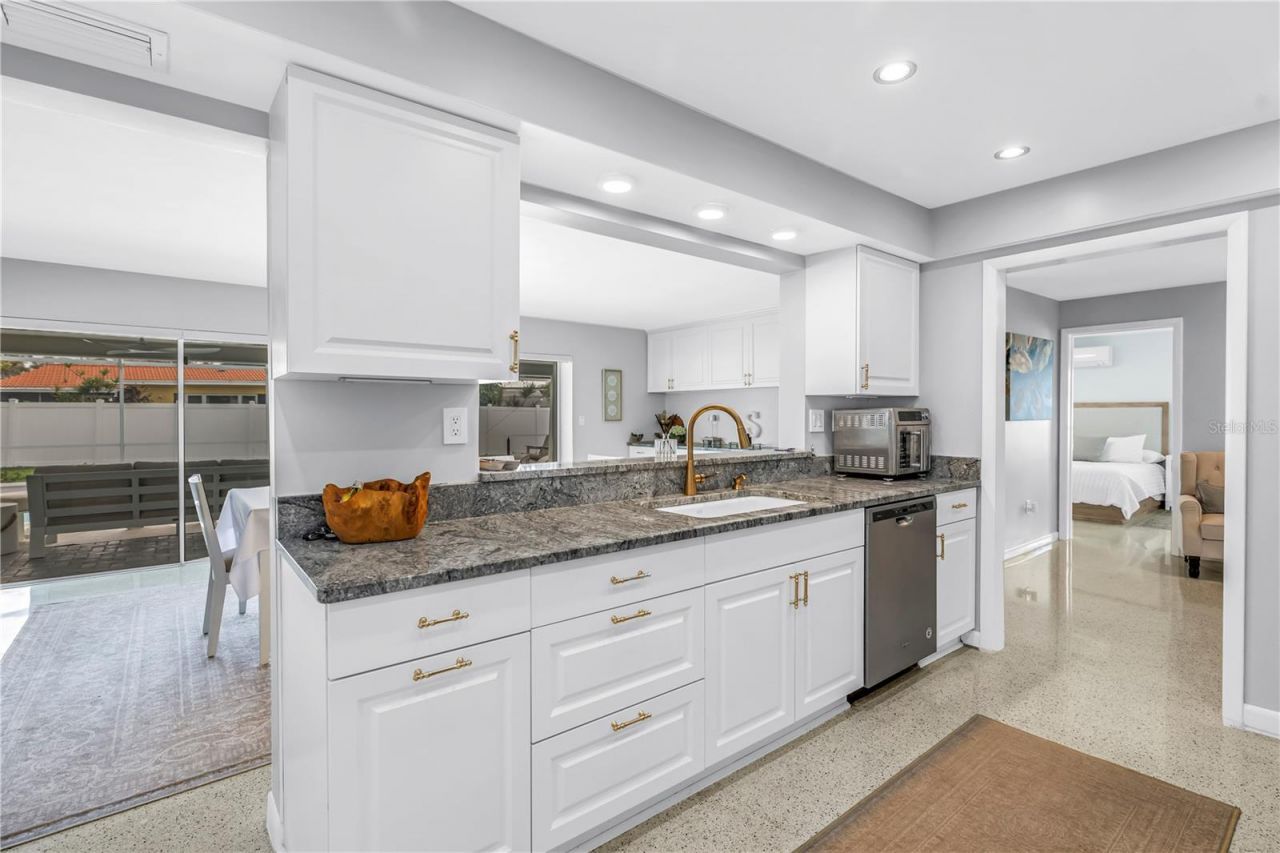 14546 Anchorage Circle, Seminole, FL 33776 Photo