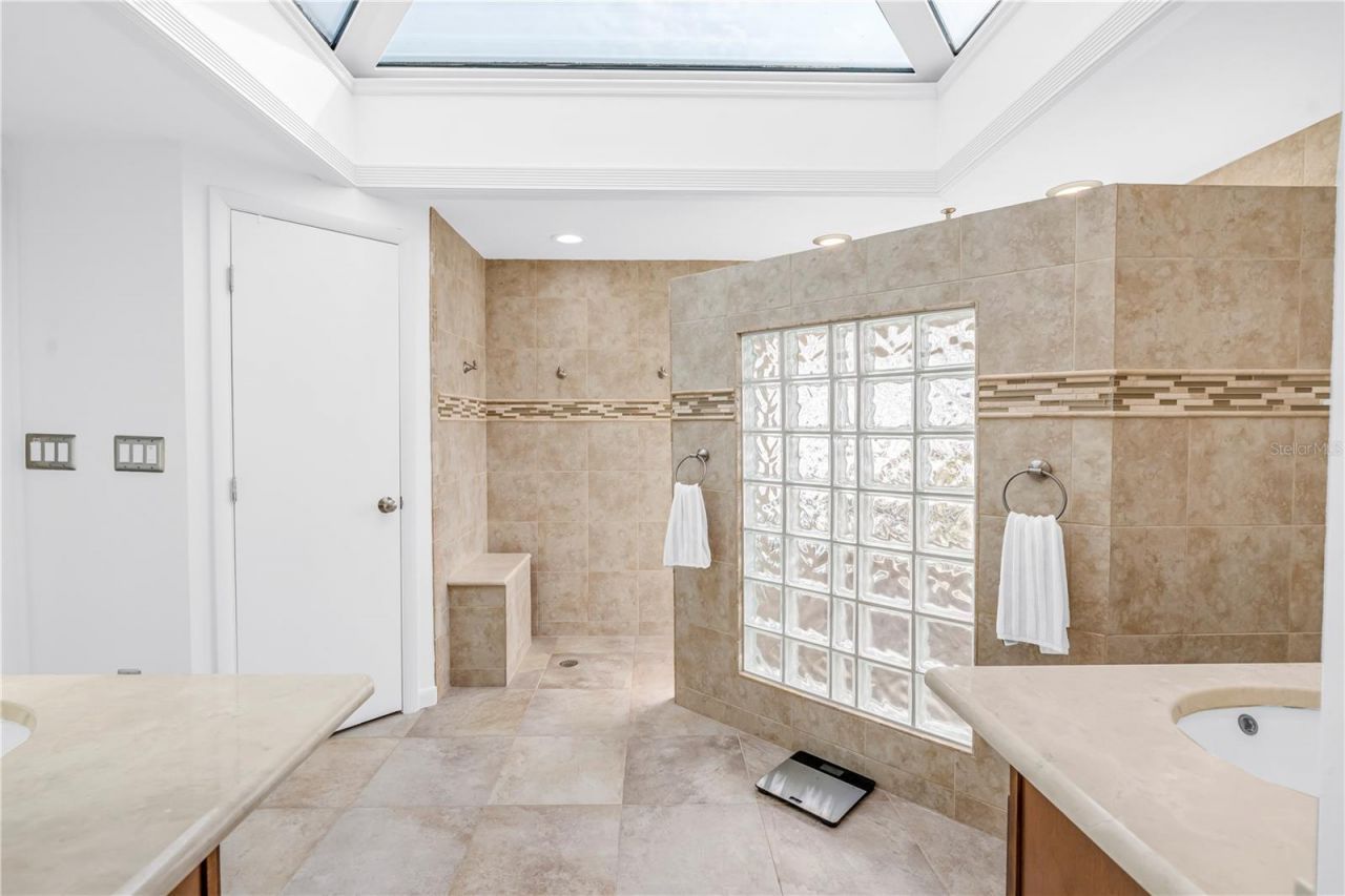 14546 Anchorage Circle, Seminole, FL 33776 Photo