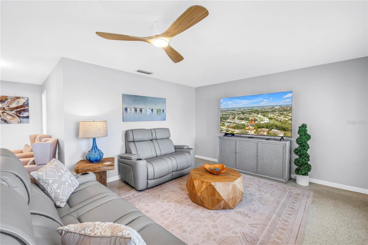 14546 Anchorage Circle, Seminole, FL 33776 Photo