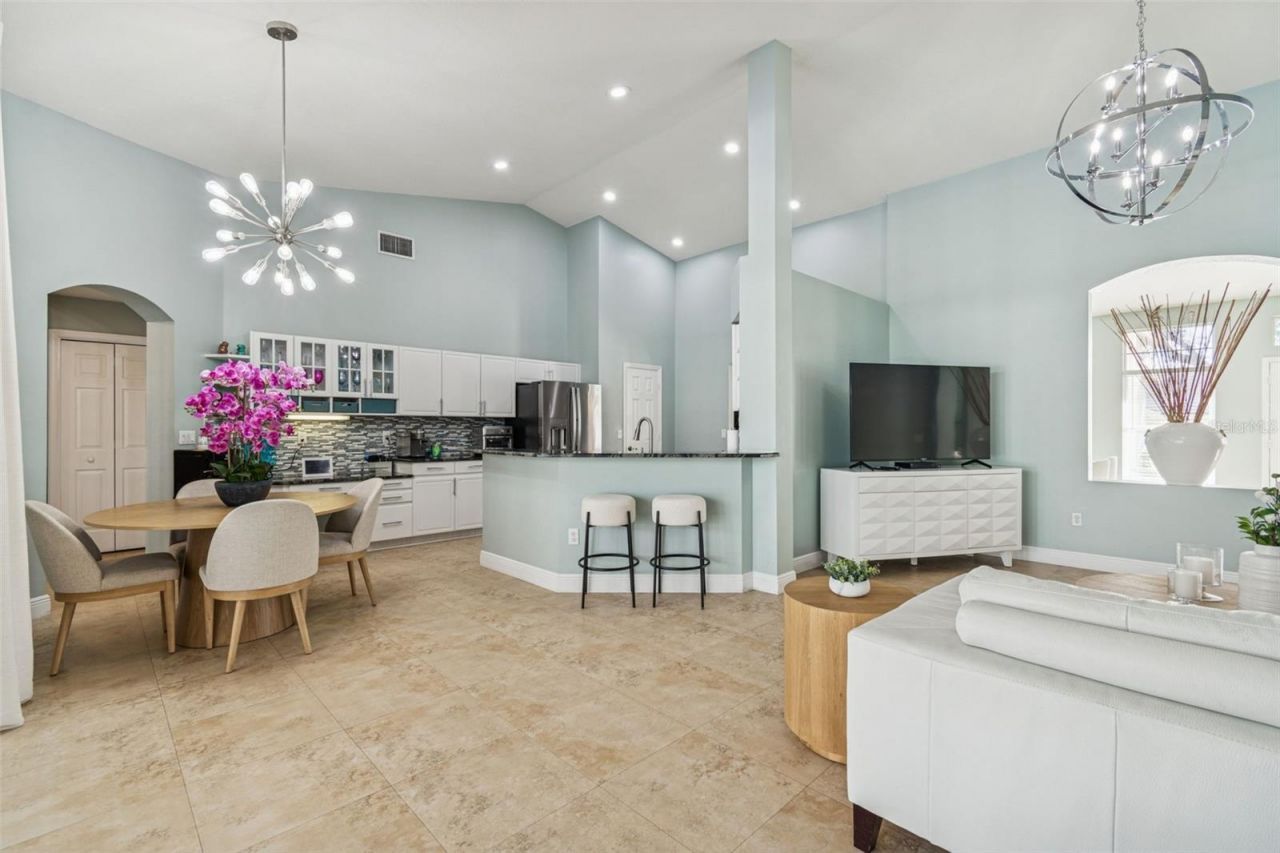 10122 Whisper Pointe Drive, Tampa, FL 33647 Photo