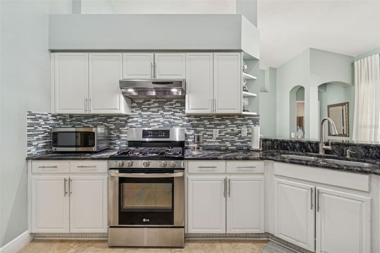 10122 Whisper Pointe Drive, Tampa, FL 33647 Photo