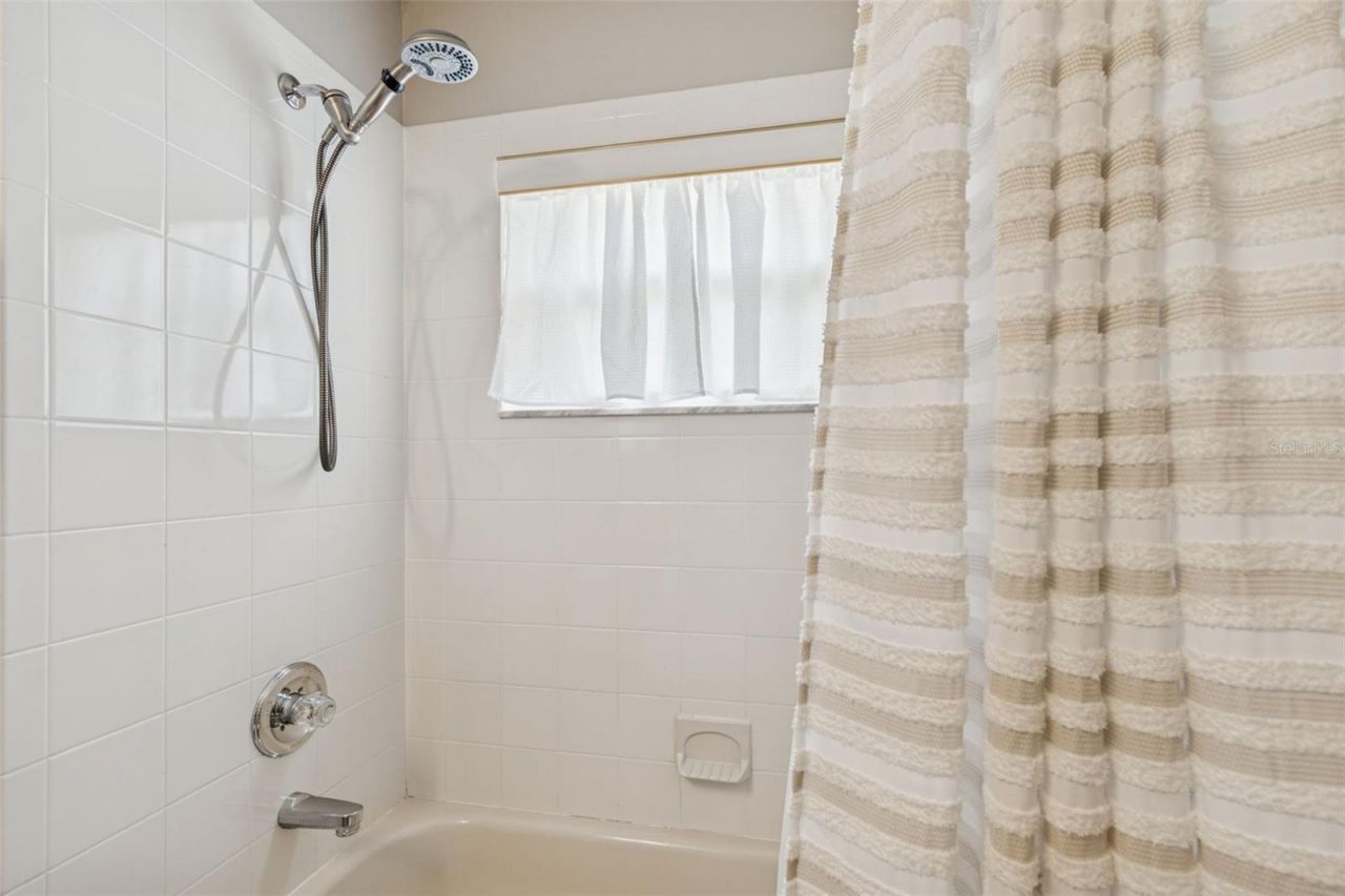10122 Whisper Pointe Drive, Tampa, FL 33647 Photo