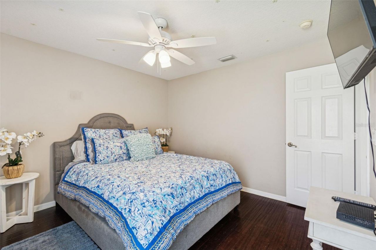 10122 Whisper Pointe Drive, Tampa, FL 33647 Photo