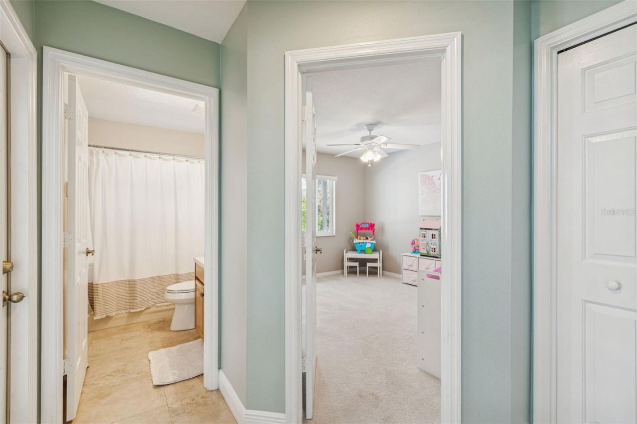 10122 Whisper Pointe Drive, Tampa, FL 33647 Photo
