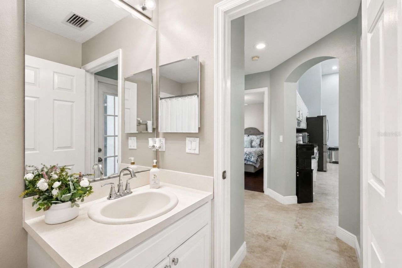 10122 Whisper Pointe Drive, Tampa, FL 33647 Photo