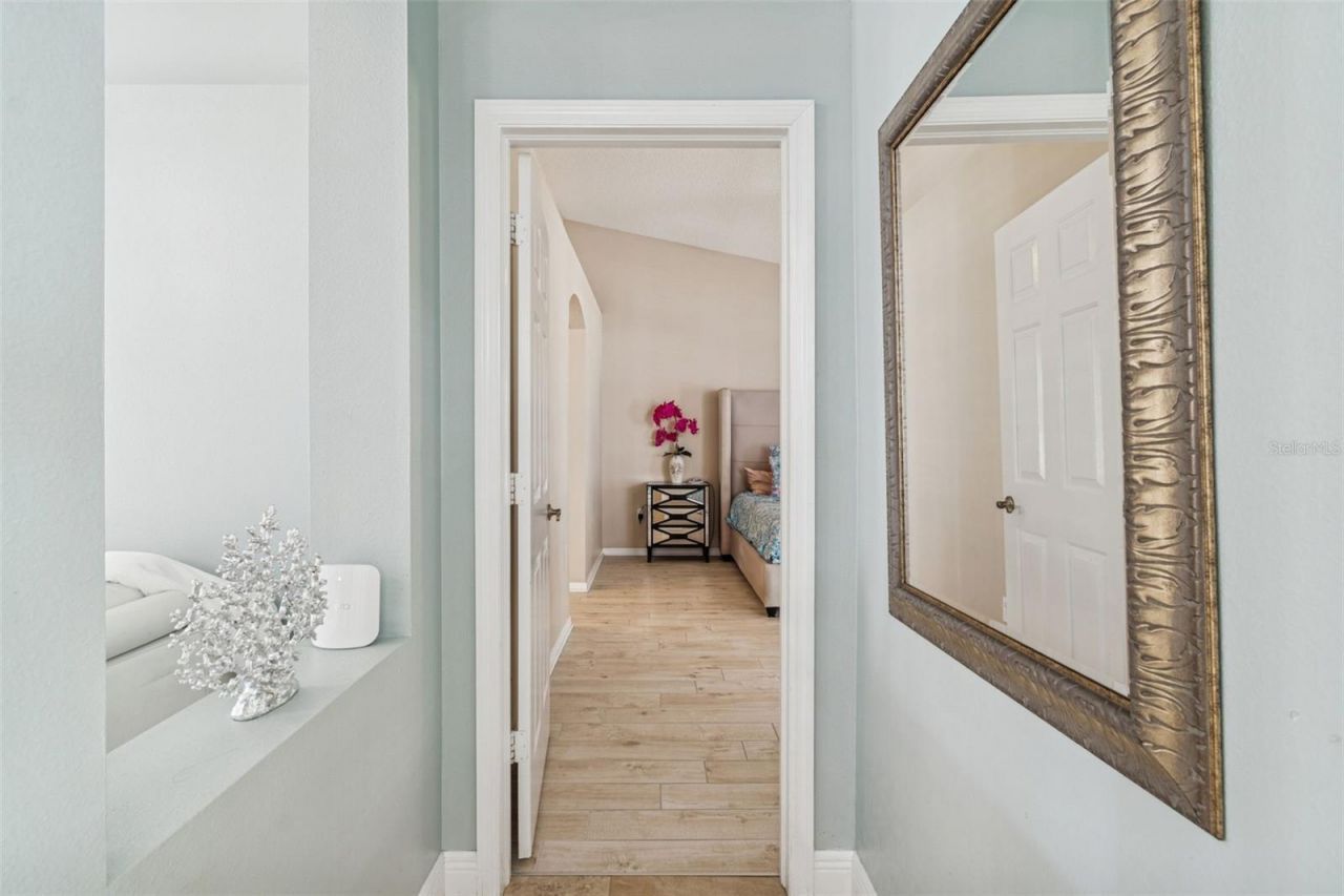 10122 Whisper Pointe Drive, Tampa, FL 33647 Photo