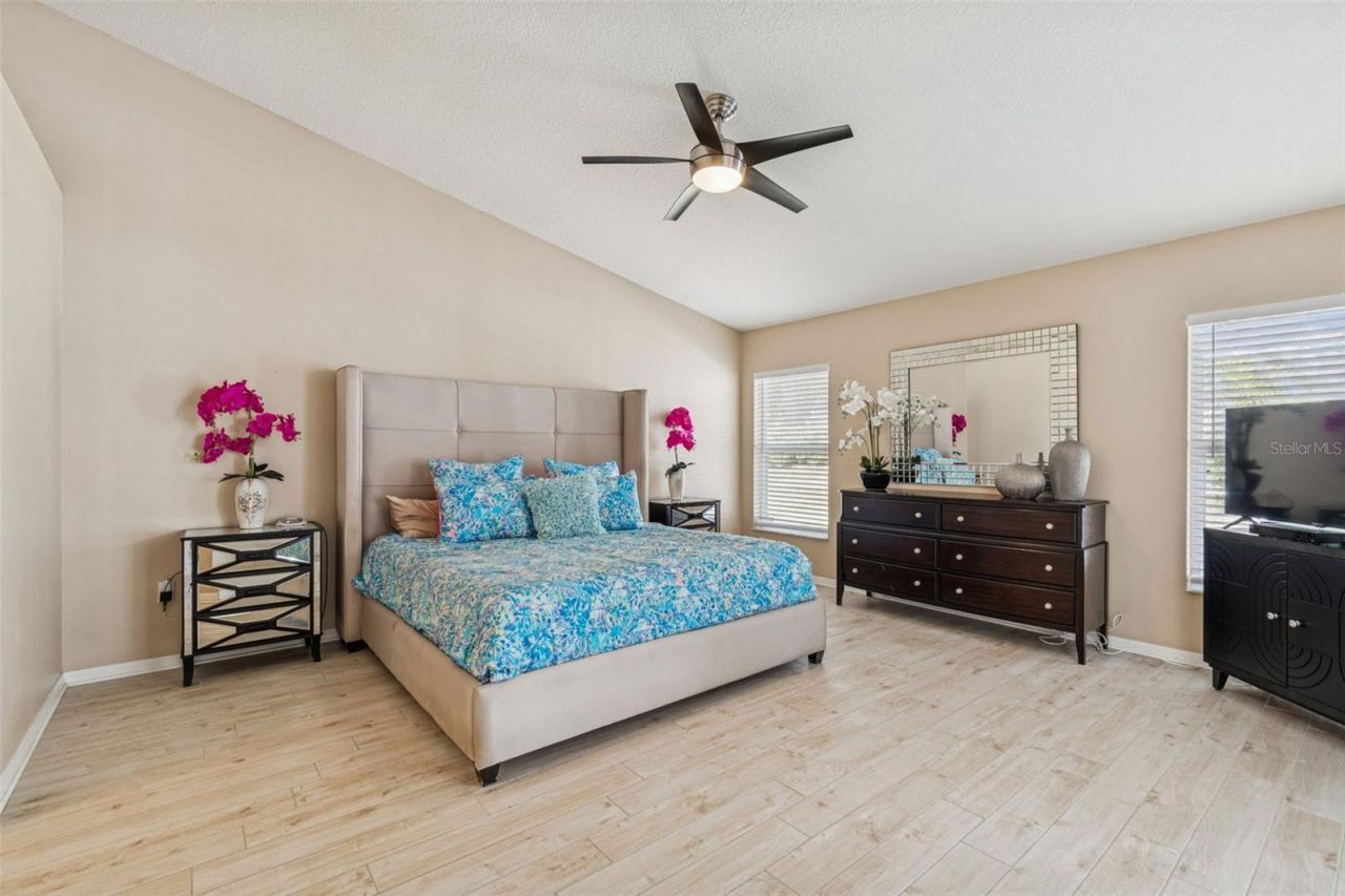 10122 Whisper Pointe Drive, Tampa, FL 33647 Photo