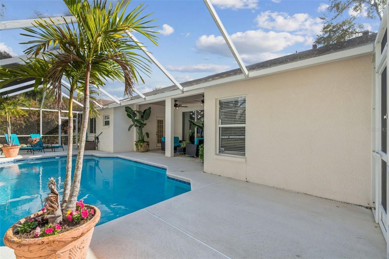 10122 Whisper Pointe Drive, Tampa, FL 33647 Photo