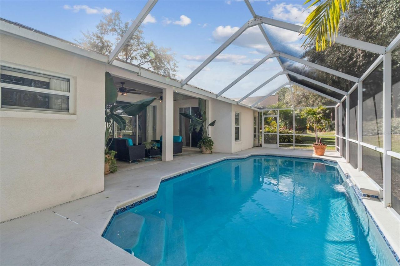 10122 Whisper Pointe Drive, Tampa, FL 33647 Photo