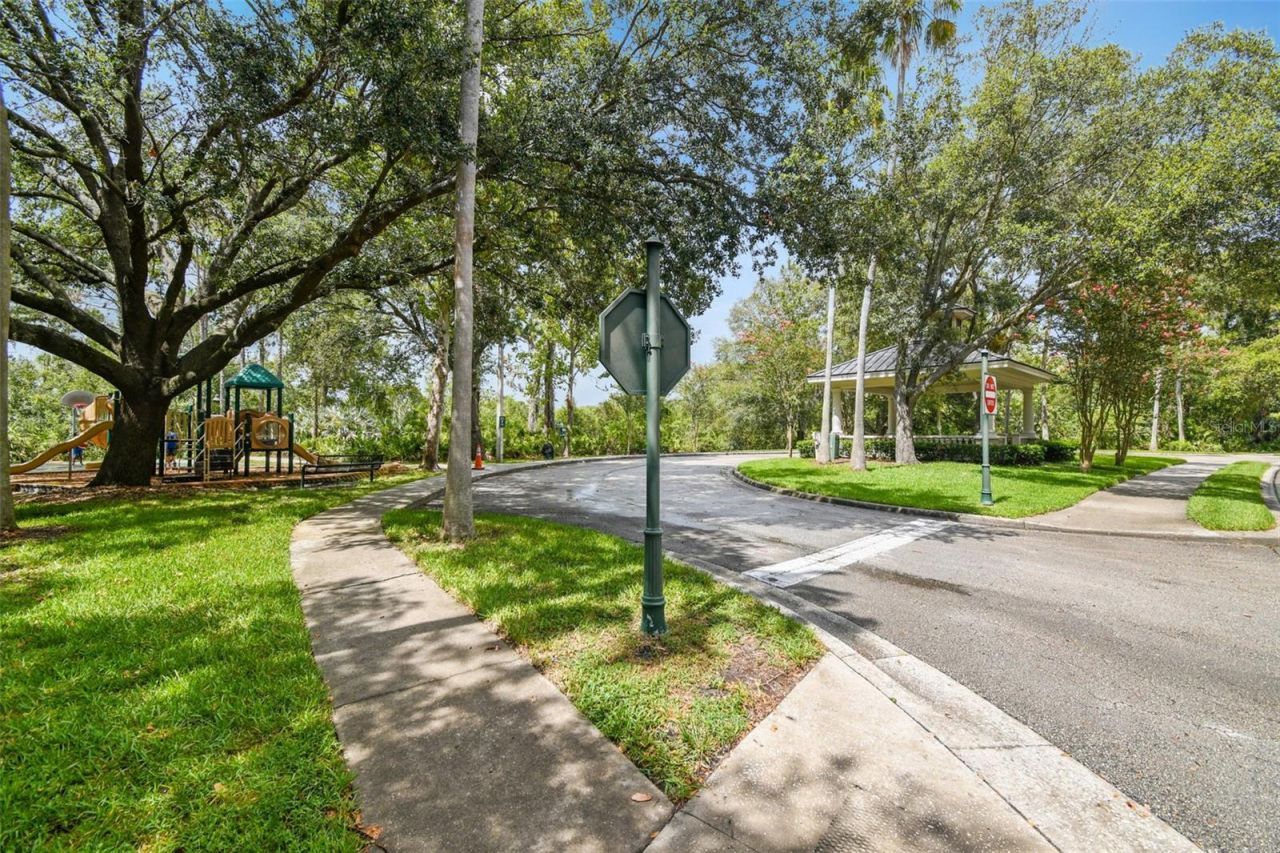 10122 Whisper Pointe Drive, Tampa, FL 33647 Photo