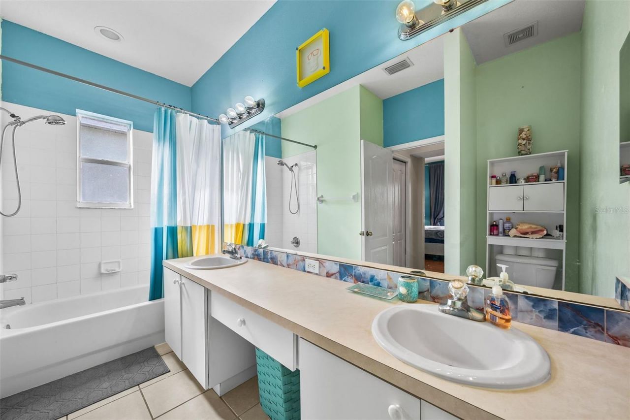 6811 Monarch Park Drive, Apollo Beach, FL 33572 Photo